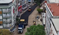 Manisa Muradiye'de sıcak asfalt mesaisi