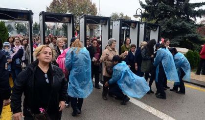 Ankaralılar Anıtkabir'e akın etti, yoğun güvenlik önlemi alındı