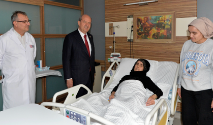 Cumhurbaşkanı Ersin Tatar,  İstanbul'da tedavi gören KKTC vatandaşlarını ziyaret etti