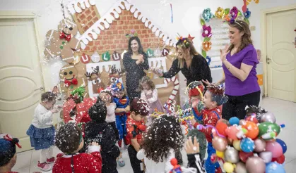 İzmir Bornovalı miniklerin yeni yıl coşkusu