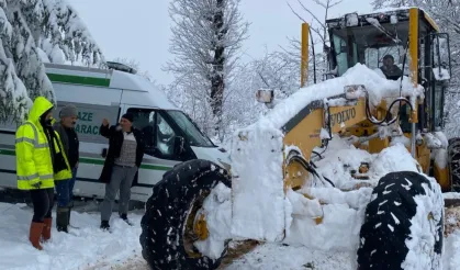Ordu'da kar mesaisi! 457 mahallenin yolu açıldı