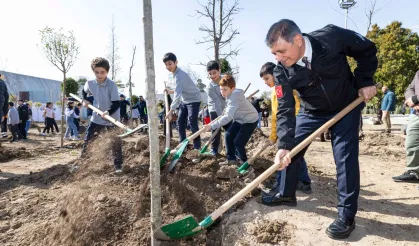 İzmir'de yeşil alan dönüşümünde umut filizlendi
