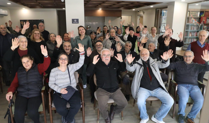 Yaş almış vatandaşlar için Sandalye Yogası etkinliği