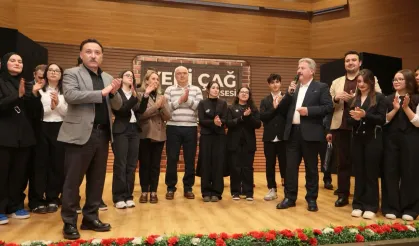 Mektep Melikgazi öğrencilerinden tiyatro gösterisi