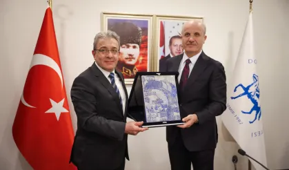 YÖK Başkanı Özvar İzmir'de rektörlerle buluştu