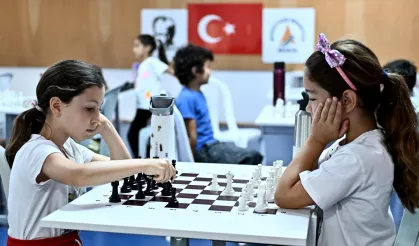 Satranç eğitimiyle çocuklar turnuvalara hazırlanıyor