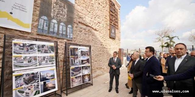 Fener evleri aydınlatıldı, 'Haliç Sanat'a kavuştu