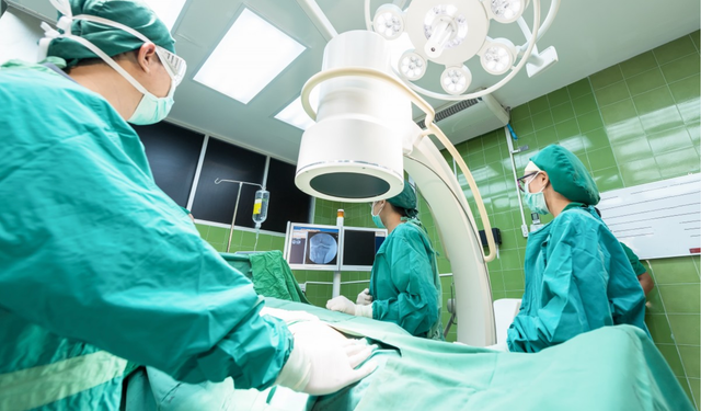 Kolon Kanseri'ne dikkat... Aile öyküsü varsa risk 4 kat artabiliyor!