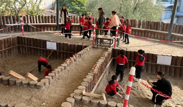 Bursa'da öğrenciler, arkeolojiyi tanıyor
