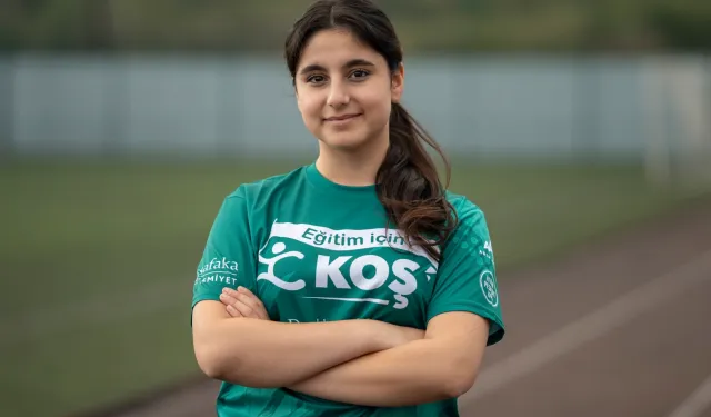 Darüşşafaka koşucusu İnci Naz Sönmez maratonun 'en iyi koşucusu' seçildi