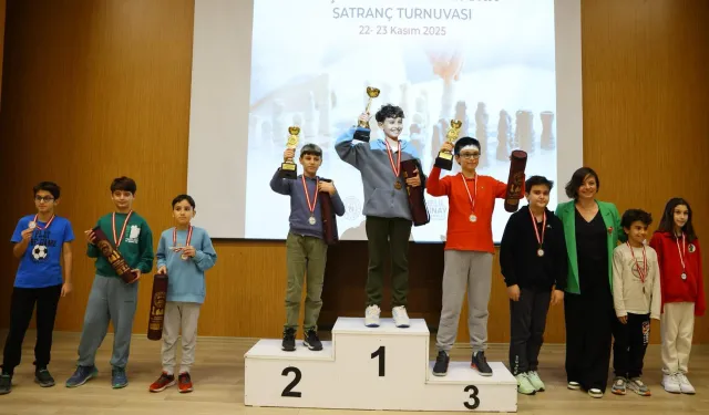 Geleceğin satranççıları Karabağlar'da buluştu