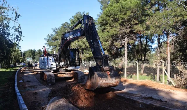 Antalya Büyükşehir'den Kardeş Kentler Caddesi'nde çalışma