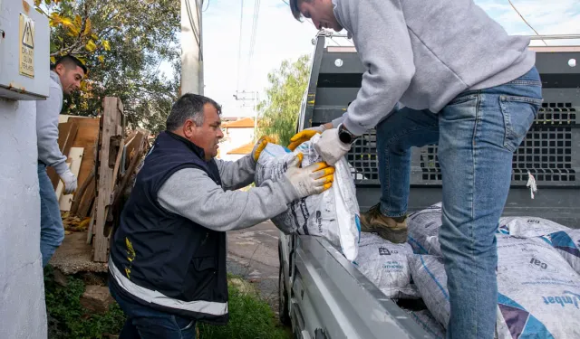 İzmir Güzelbahçe'de kara kış desteği başladı