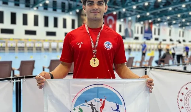 Kayseri Büyükşehir sporcusu Kutay Tek'in şampiyonluk gururu