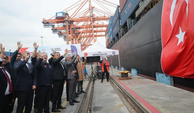 Sudan'a büyük insani destek... 30 bin çadırı 'İyilik Gemisi' ile yola çıktı