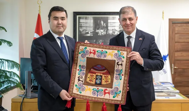 Başkan Tugay, Kırgızistan heyetini İzmir'de ağırladı