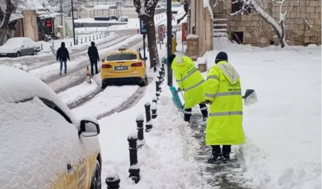 Büyükşehir'den kaldırımlarda yaya güvenliği için çalışma