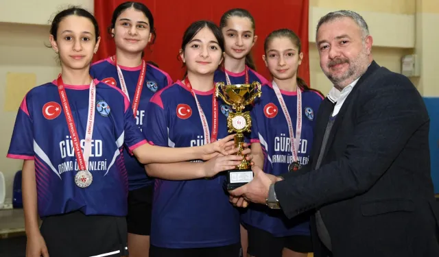 Badmintonun yıldızları Osmangazi'de parladı