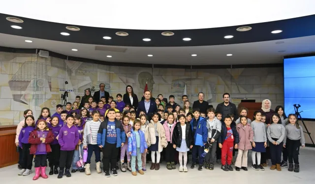 Balıkesir'de Başka Akın, öğrencileri belediyede ağırladı