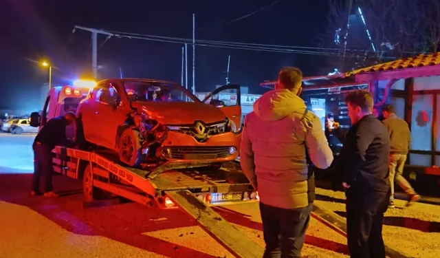 Bilecik Pazaryeri'nde trafik kazası: 5 yaralı