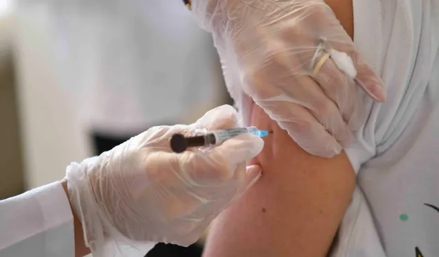 Ankara'da örnek HPV aşı uygulaması devam ediyor