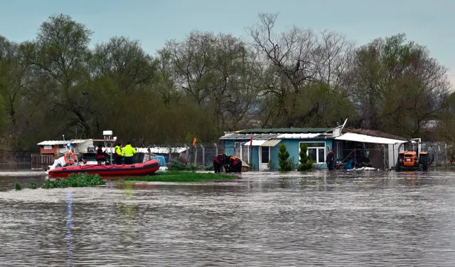 Bursa Karacabey'de Büyükşehir'den hayat kurtaran operasyon