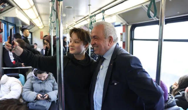 Bursa Nilüfer'de Başkan Özdemir'den mesai öncesi metro sürprizi