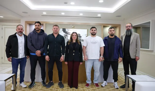 Antalya'da güreş sezonu öncesi moral ziyareti