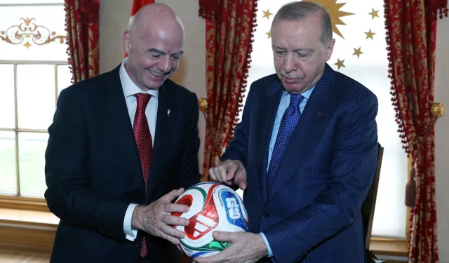 Cumhurbaşkanı Erdoğan, FIFA Başkanı'nı Dolmabahçe'de kabul etti