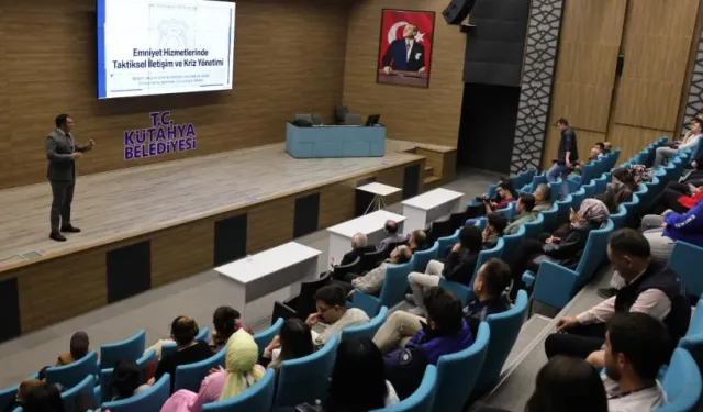 Kütahya'da belediye personeline 'etkili iletişim' eğitimi