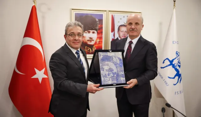 YÖK Başkanı Özvar İzmir'de rektörlerle buluştu