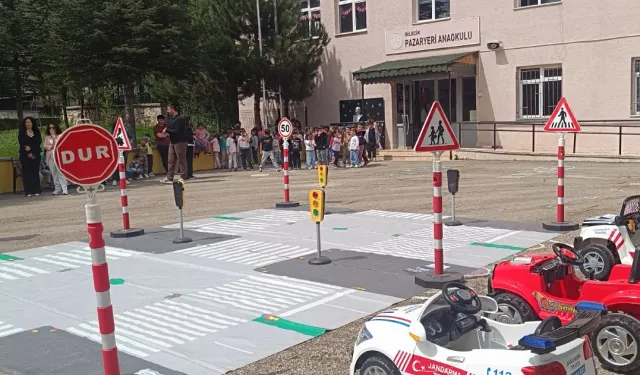 Bilecik Pazaryeri'nde trafik bilinci küçük yaşta başladı