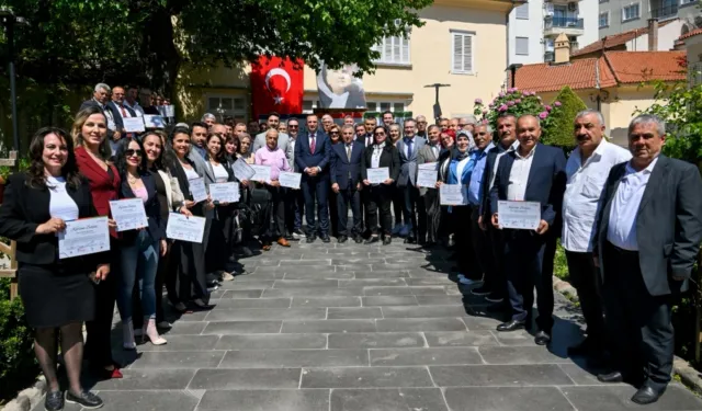 Bornova'da Muhtarlar Akademisi'nde mezuniyet heyecanı