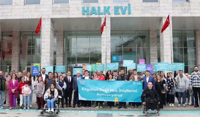Sloganlar engelleri aşmak için yükseldi