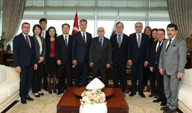 Çin Yüksek Halk Mahkemesi heyeti AYM'de
