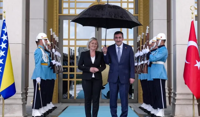 Yılmaz: Bosna Hersek'in egemenliğine desteğimiz sürecek