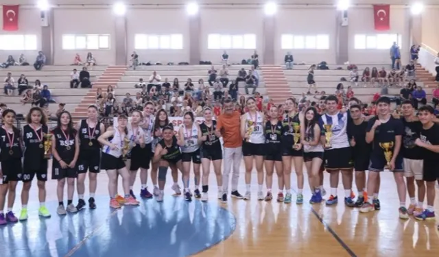 Gençlik 19 Mayıs'ı spor, sanat ve doğada kutladı