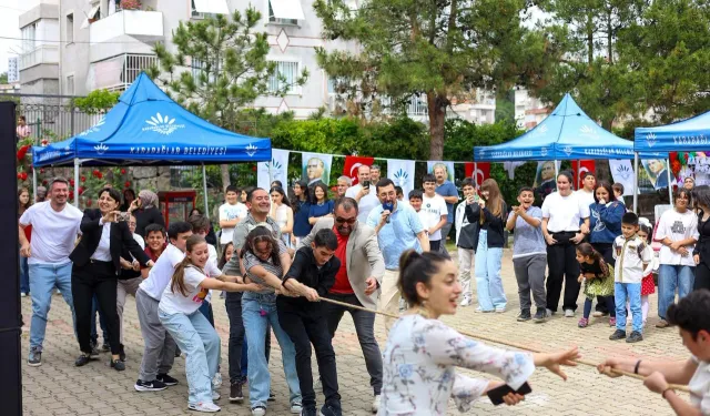 Karabağlar'da gençler sınav öncesi moral buldu