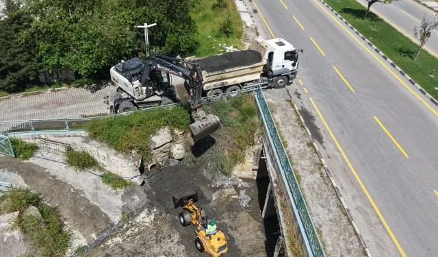 Manisa'da dere yatakları temizleniyor