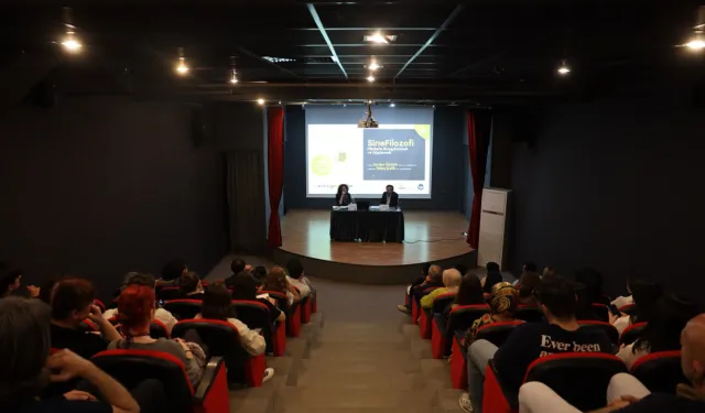 Sinemaseverler 'SineFilozofi' söyleşisinde buluştu