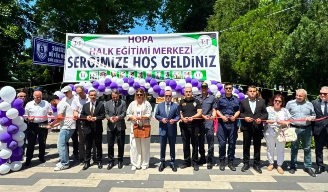 Artvin'de kursiyerlerin el emeği ürünleri vatandaşlarla buluştu