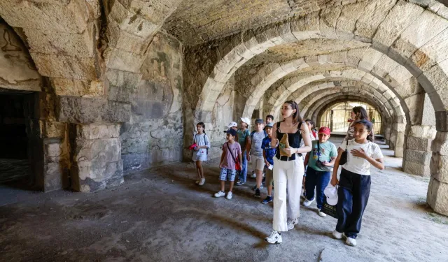 İzmir'in mirası çocuklarla geleceğe taşınıyor