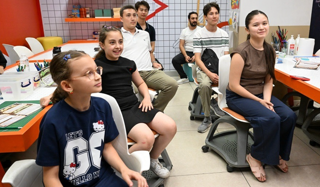 Manas Üniversitesi öğrencilerinden Gaziosmanpaşa Belediyesi'ne ziyaret...