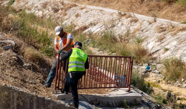 İzmir Seferihisar'da selin izleri siliniyor