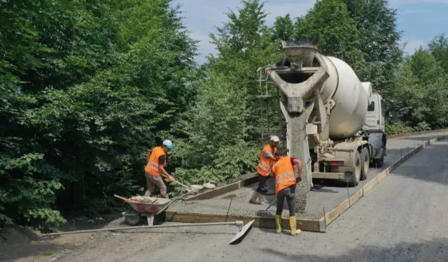 Ordu'da üç ilçeyi birleştiren yolda beton hamlesi