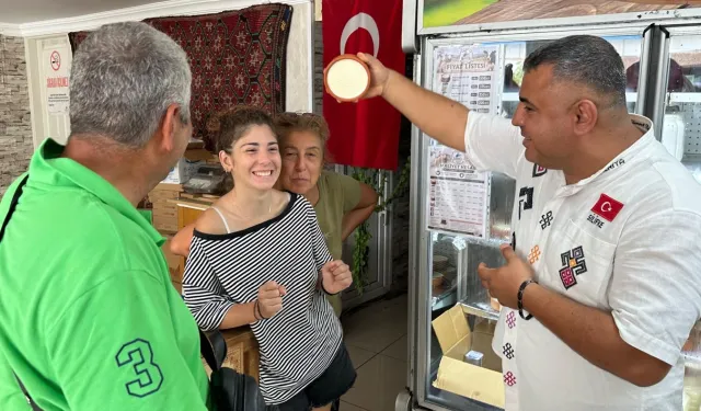 300 yıllık Silifke Yoğurdu marka yolunda... Ters çevrilmesine rağmen dökülmeyen yoğurt şaşırtıyor