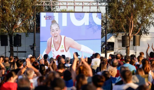 İzmir'de Filenin Sultanları coşkusu