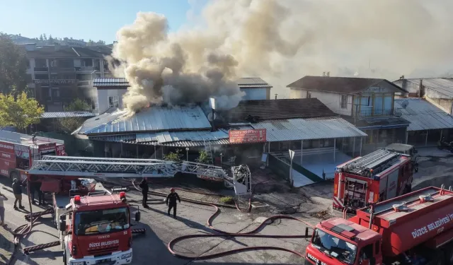 Düzce Bahçeşehir'de çatı yangınına anında müdahale