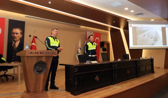 Kayseri Talas'ta emniyet kemerine simülasyonlu anlatım