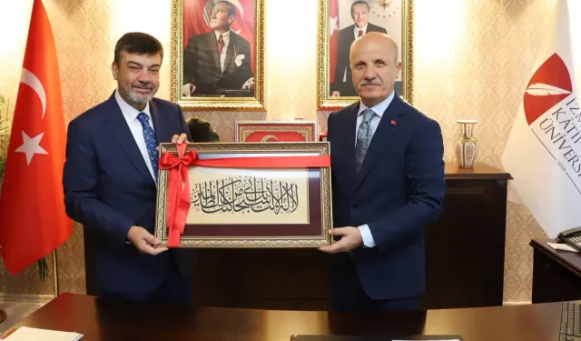 YÖK Başkanı Prof. Dr. Özvar'dan İzmir Kâtip Çelebi'ye ziyaret